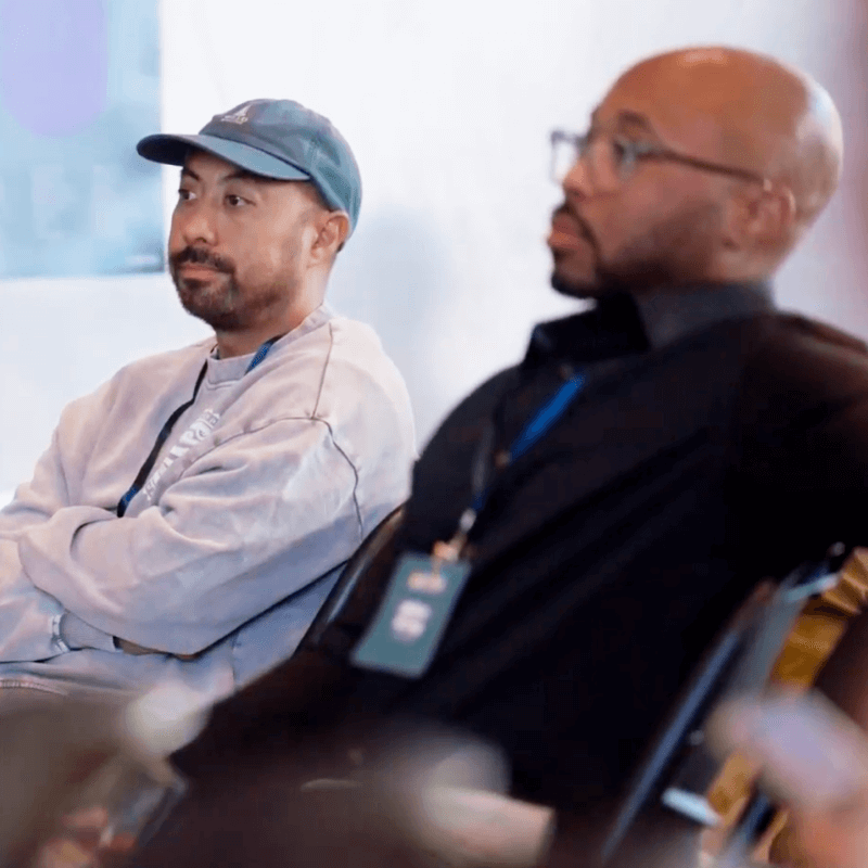 UXHI community members with leis